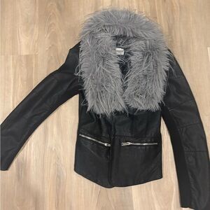 G by Guess Black Leather Jacket with Luxurious Gray Fur Collar